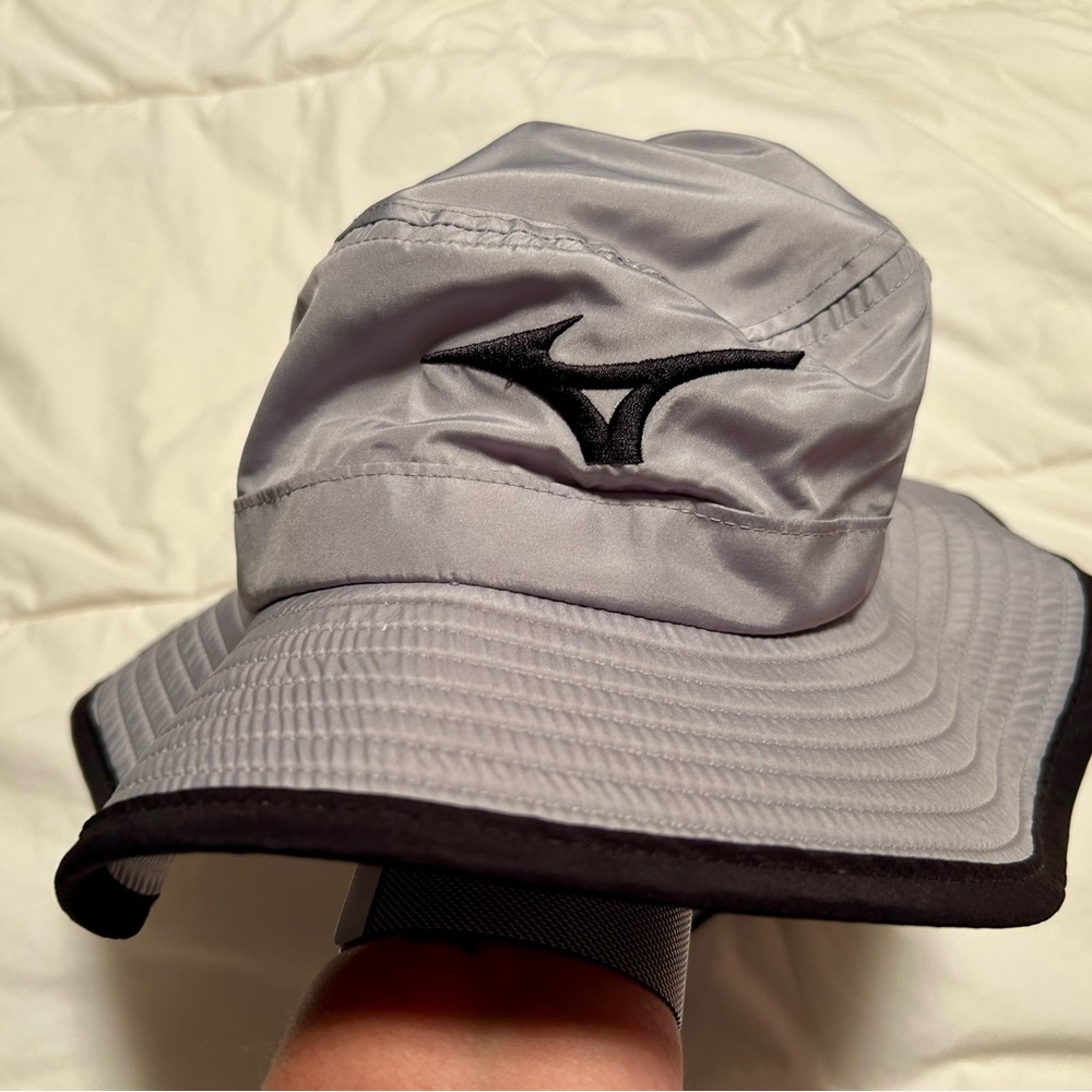 Mizuno Light Gray Hat with Black Logo